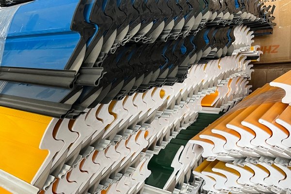 Custom Colors Skimming Blade